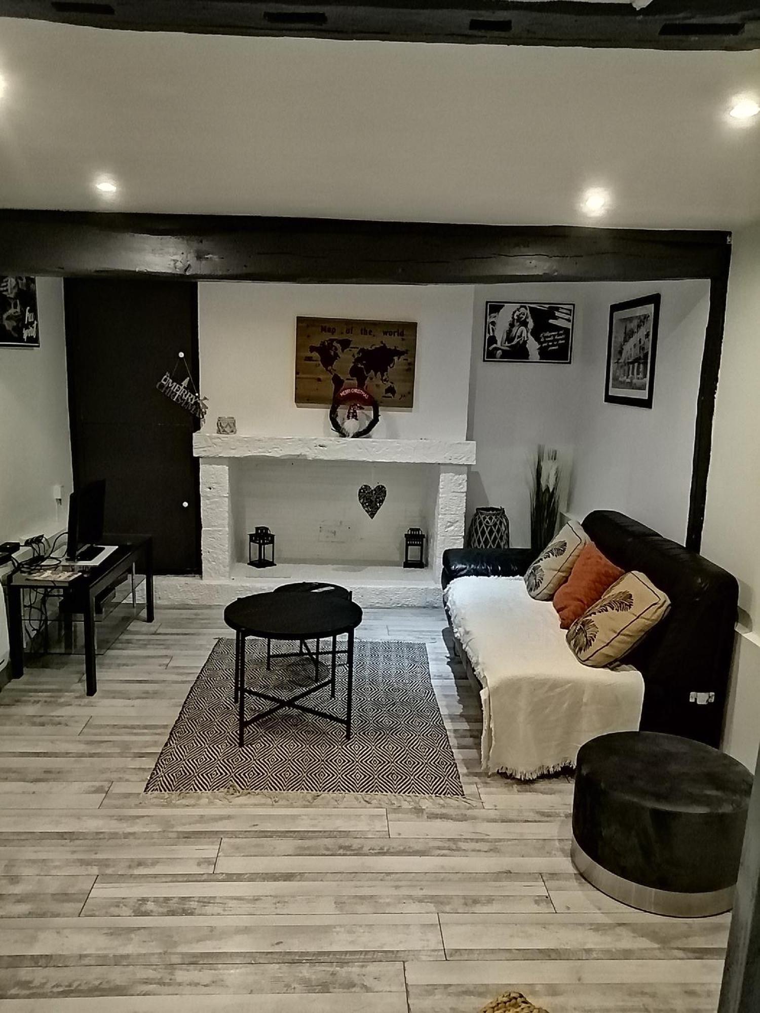 Maison Diana A 400 Metres A Pieds De L'Aeroport Tillé Екстериор снимка